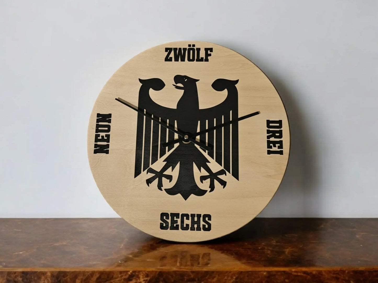 Wanduhr im Deutschland Design, Bundesadler Holz Mein Shop