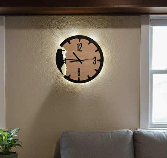 Wanduhr "Woodpecker" mit 3D Effekt und LED Hintergrundbeleuchtung Mein Shop