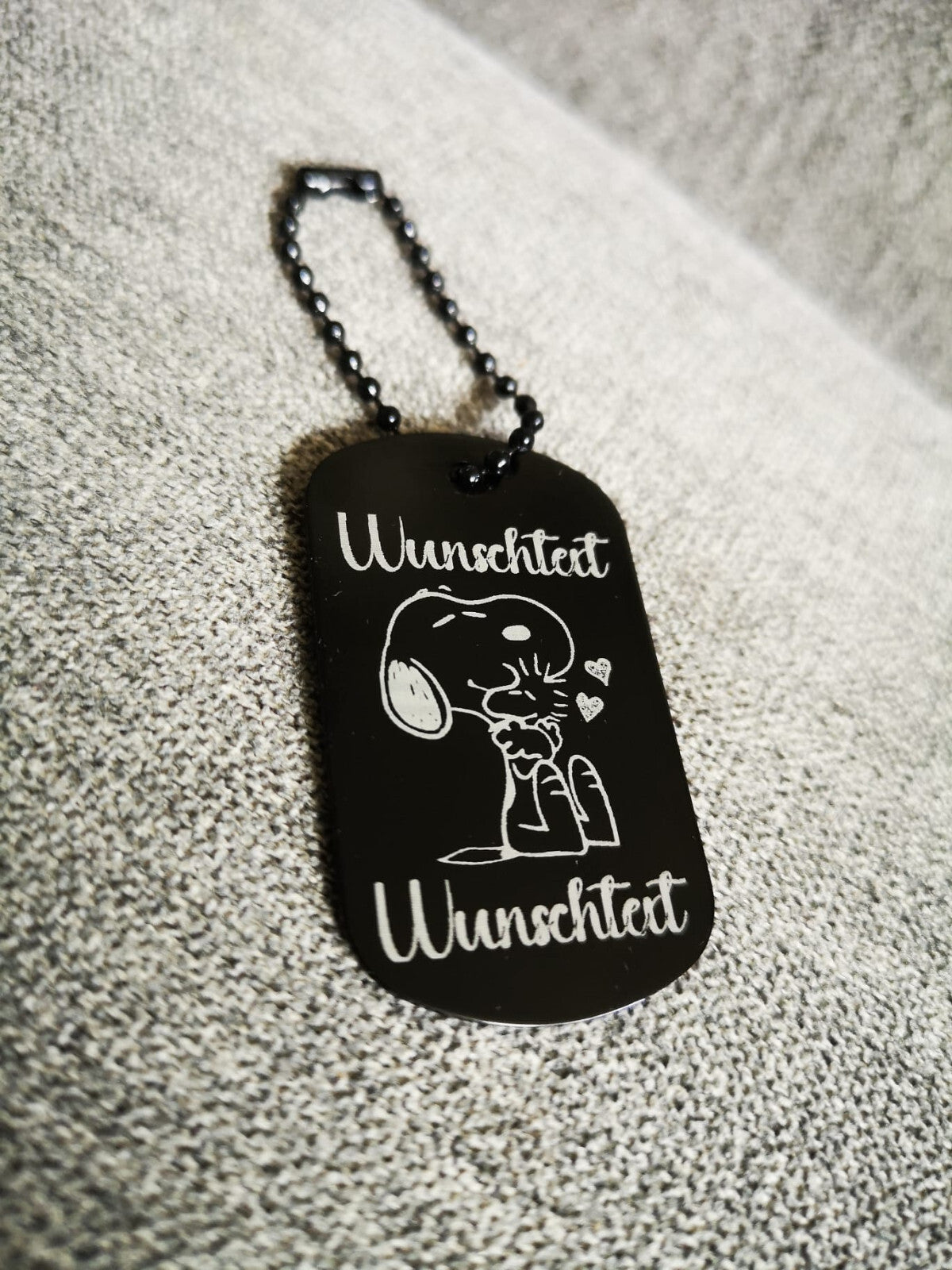 Schlüsselanhänger Pink / Schwarz Snoopy Woodstock personalisierbar Wunschtext