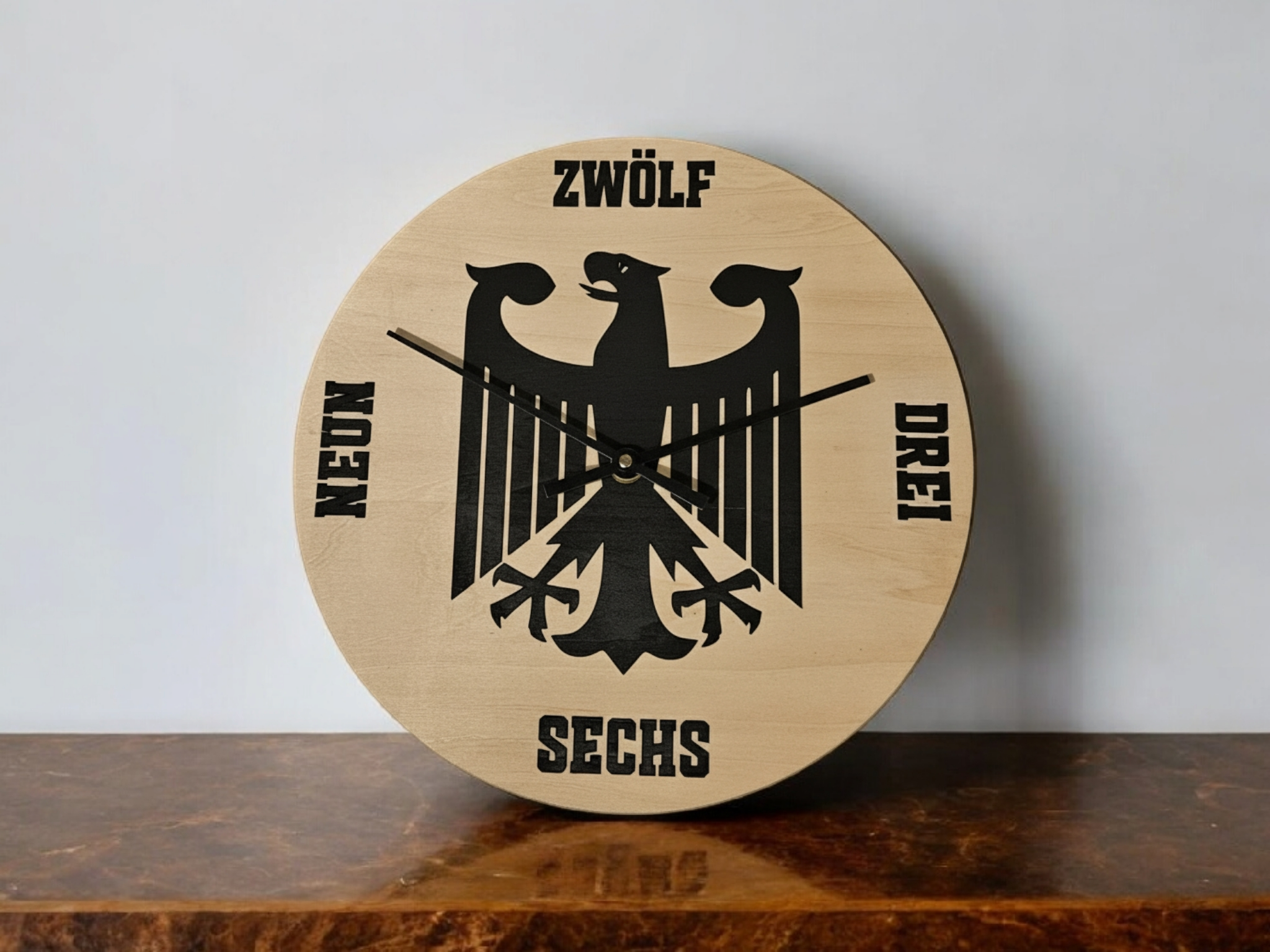 Wanduhr im Deutschland Design, Bundesadler Holz